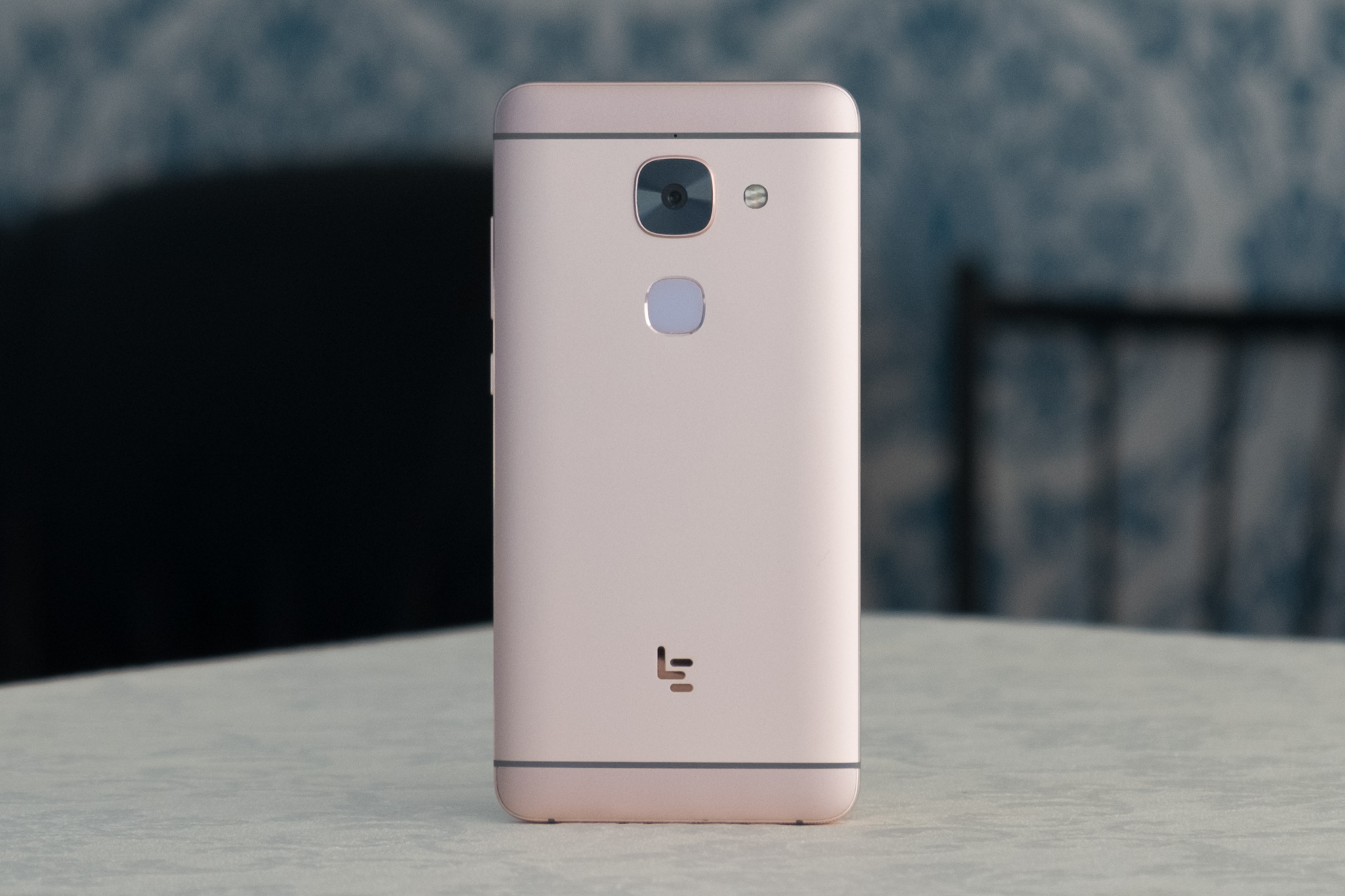 О смартфоне LeEco Le Max 2: 