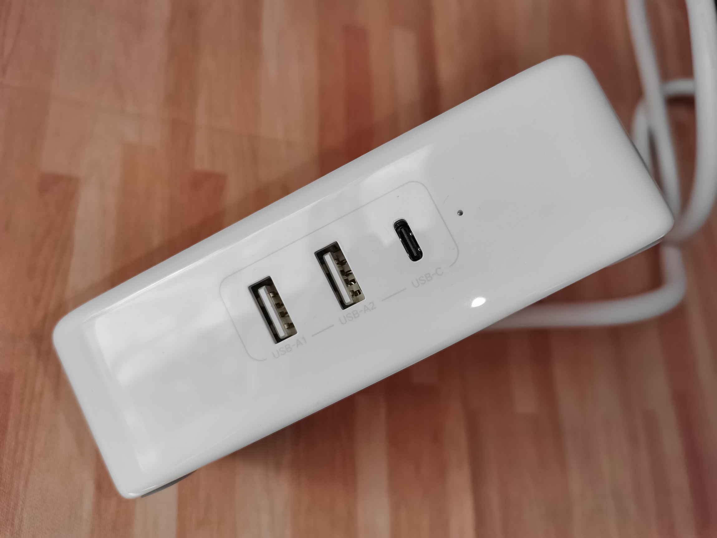 Обзор сетевого удлинителя Ugreen с USB-зарядкой на 30 Вт, а также зарядного  устройства Ugreen с двумя независимыми портами Quick Change / Зарядки,  аккумуляторы и т.п. / iXBT Live