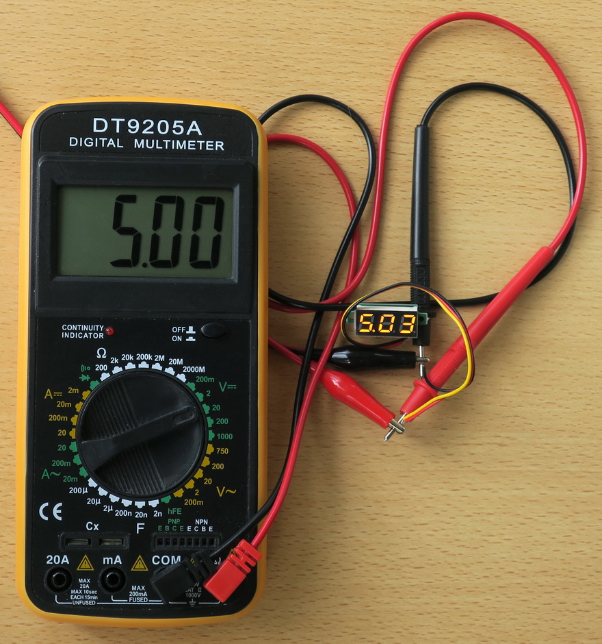 Измеритель напряжения цифровой миниатюрный. Как пользоваться вольтметром. Вольт в приборах. Проверить 12 вольт вольтметром.