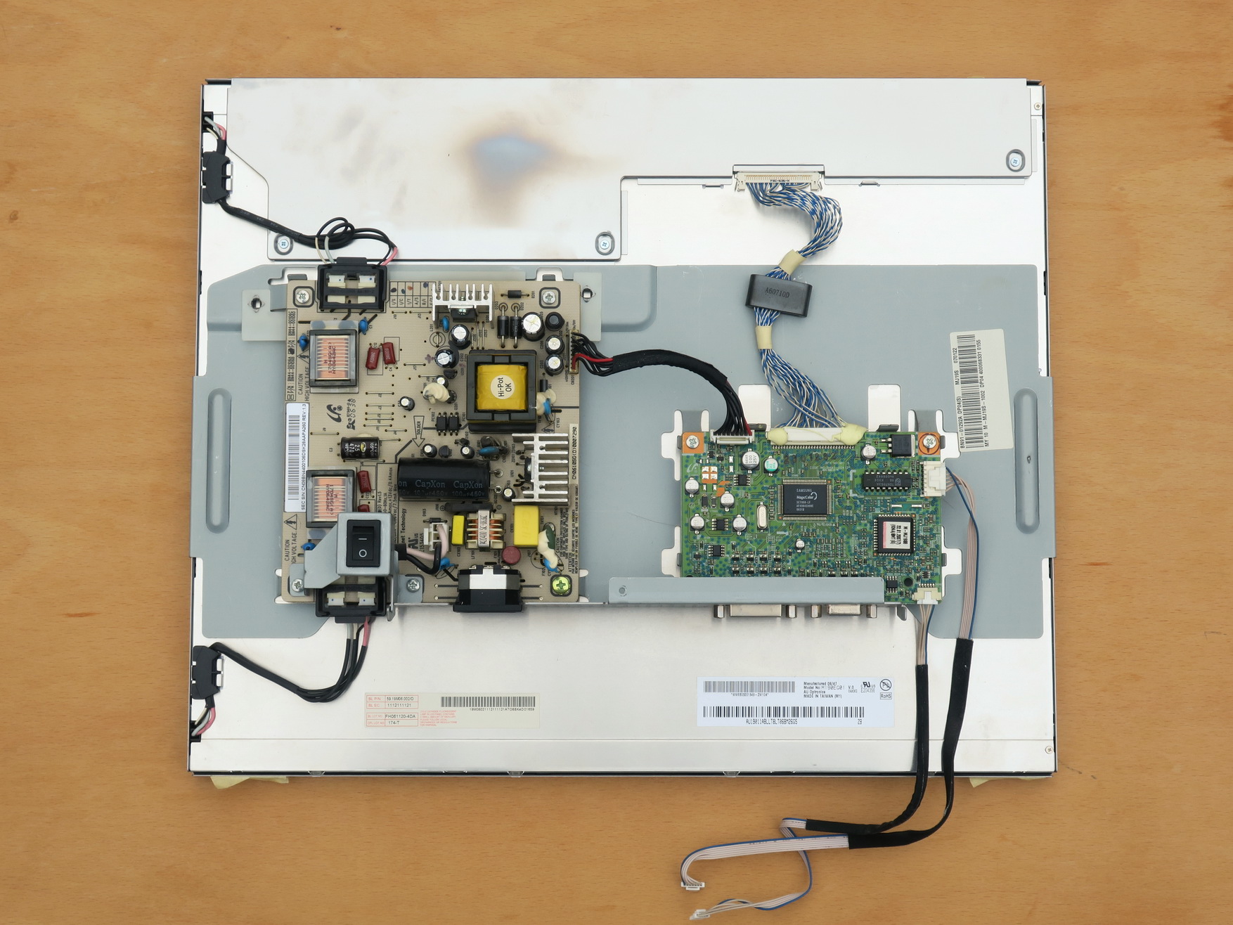Замена ламповой подсветки LCD-экрана на светодиодную с помощью готового ...