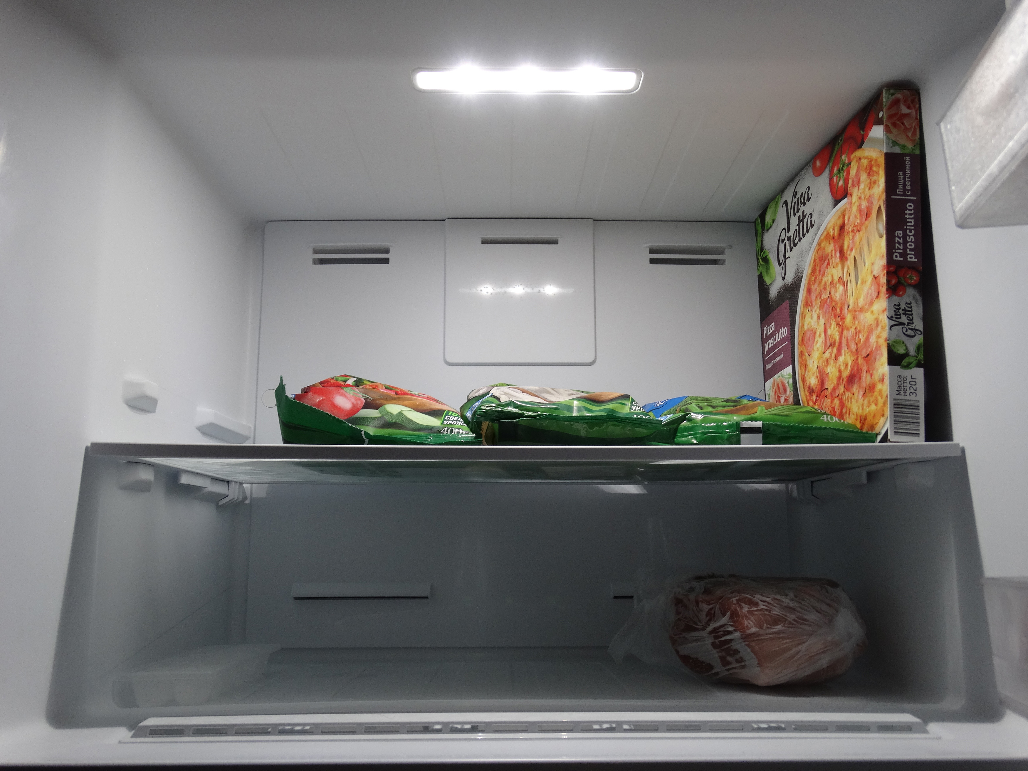 Сильно нагревается холодильник. Холодильник Hyundai ct6045fix. Холодильник Hyundai ct5046fbe. Холодильник Hyundai cs6073fv. Нагревается холодильник по бокам.