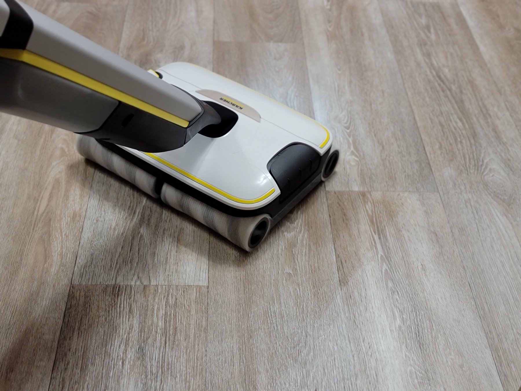 Аппарат для мытья пола Karcher FC 7 Cordless: обзор и тест премиальной  модели для влажной уборки / Комфортный дом и бытовая техника / iXBT Live