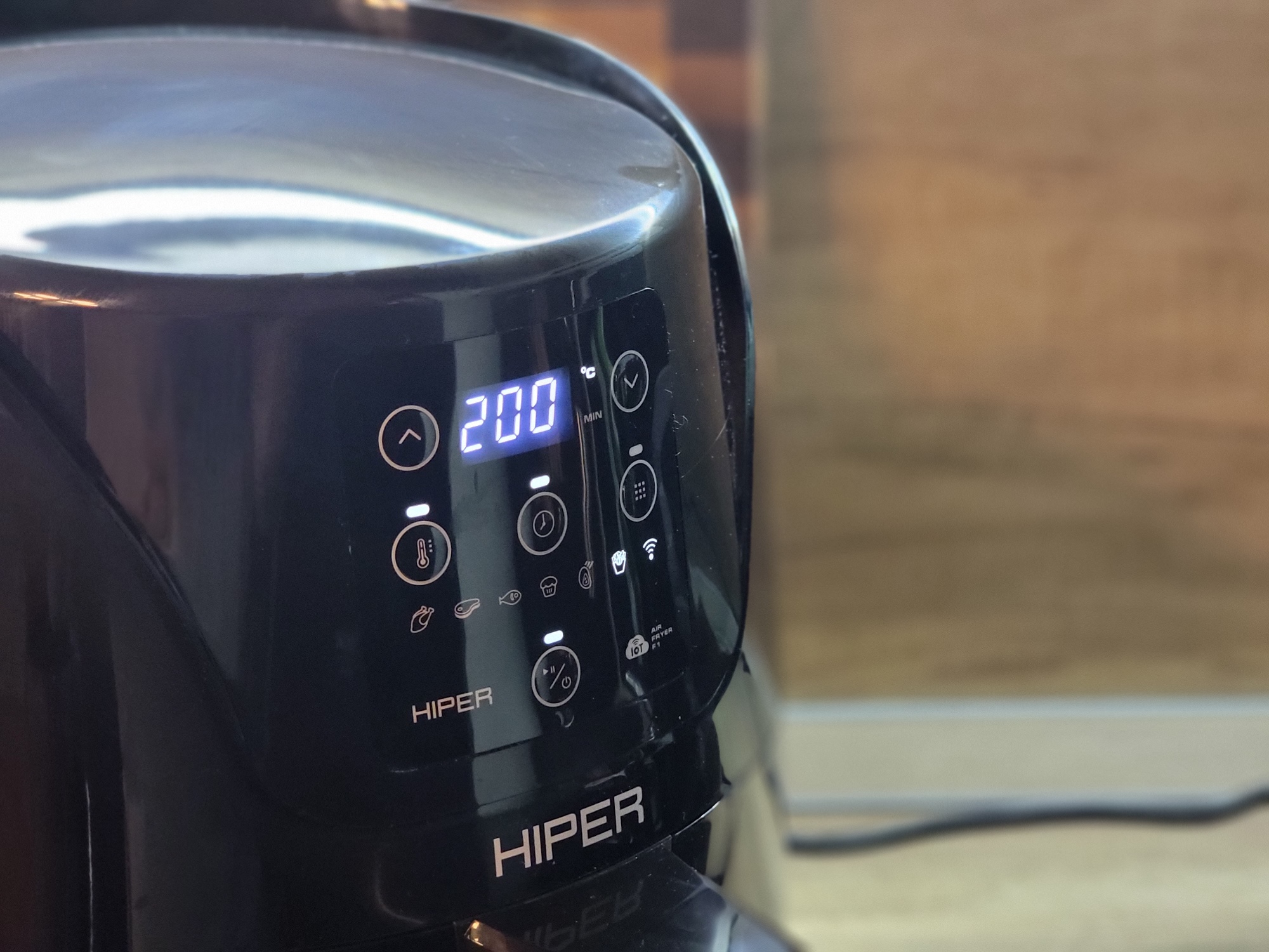 Обзор аэрогриля Hiper IoT Air Fryer F1: управляем с помощью голосового  помощника и со смартфона / Комфортный дом и бытовая техника / iXBT Live