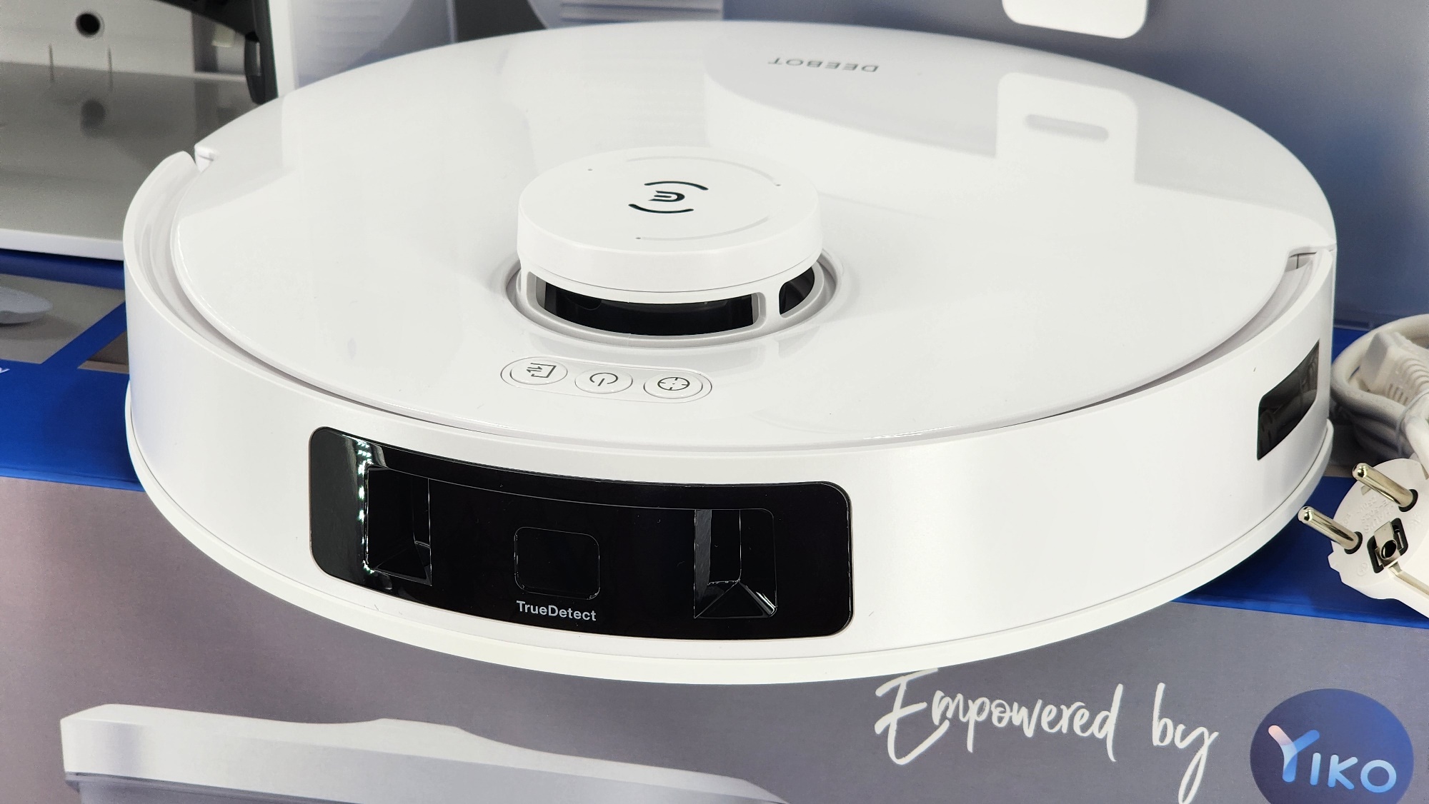 Обзор робота пылесоса Ecovacs Deebot T30 Pro Omni: горячая влажная уборка и  тщательная краевая уборка / Комфортный дом и бытовая техника / iXBT Live