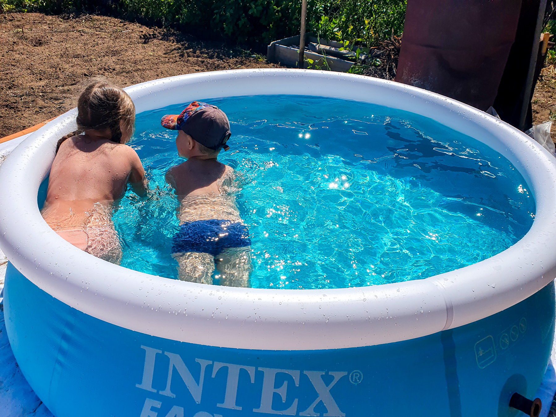 Надувной бассейн Intex Easy Set Pool 28101: идеальный и недорогой  лягушатник / Комфортный дом и бытовая техника / iXBT Live