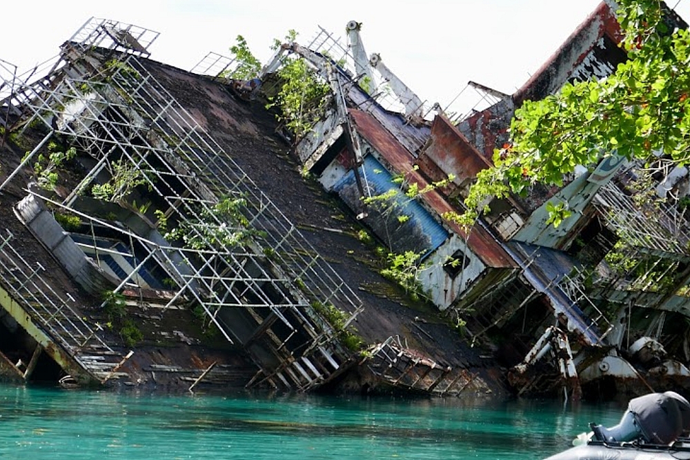 ������� WORLD DISCOVERER