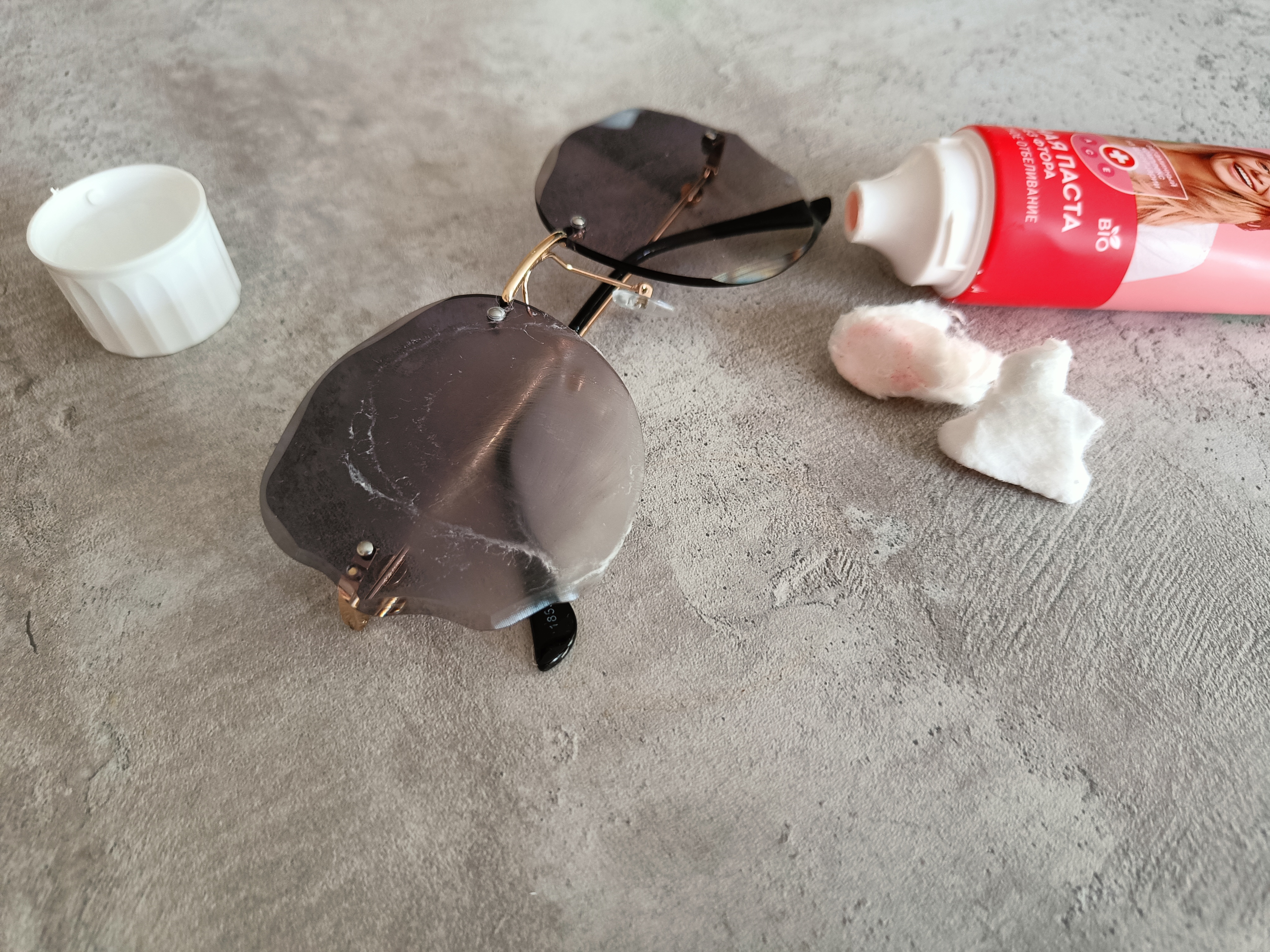 Как отполировать солнечные очки в домашних условиях: убираем царапины подручными средствами