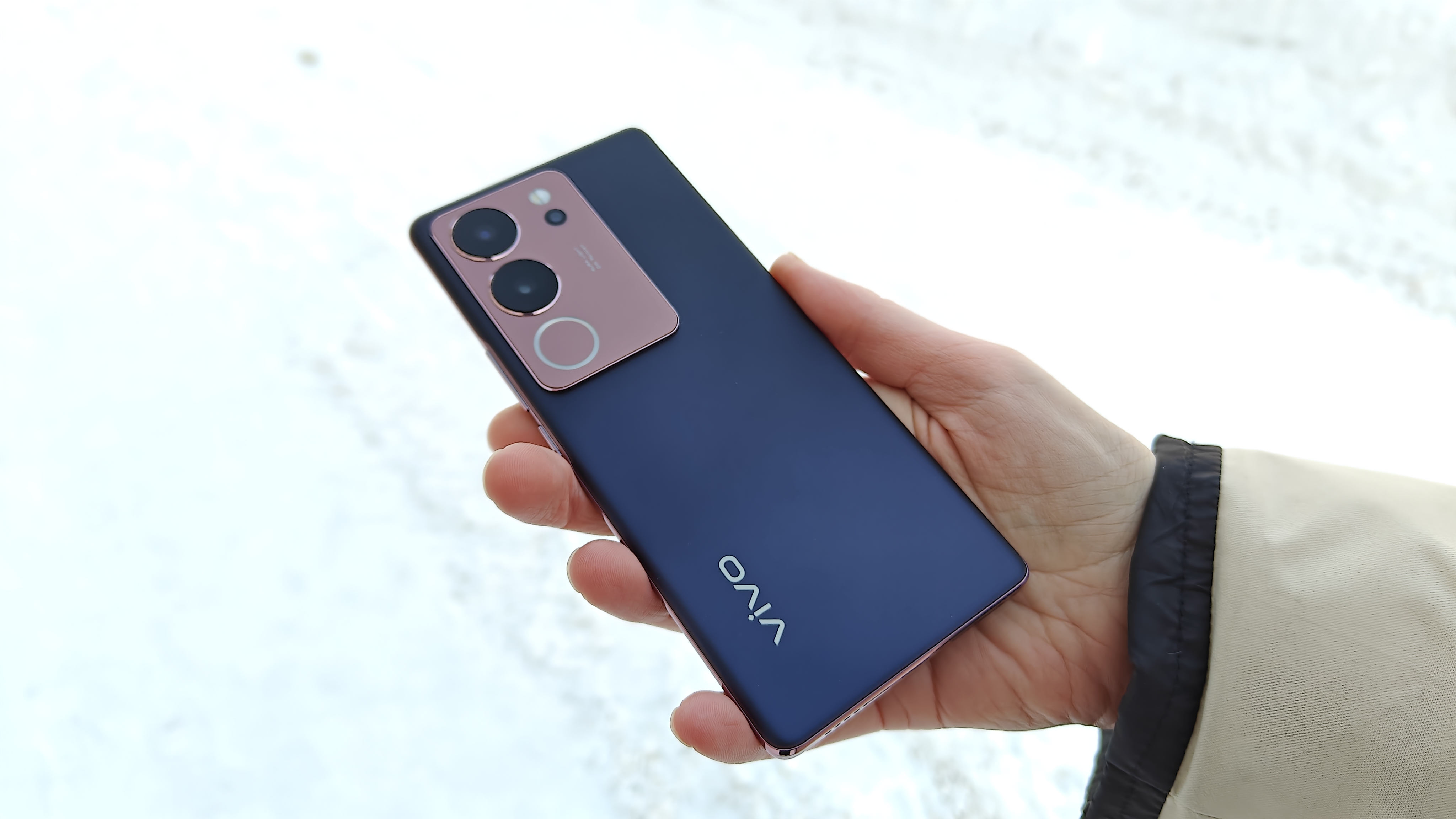 Стоит ли переплачивать за флагман vivo в России: на что способен vivo V29  5G / Смартфоны и мобильные телефоны / iXBT Live