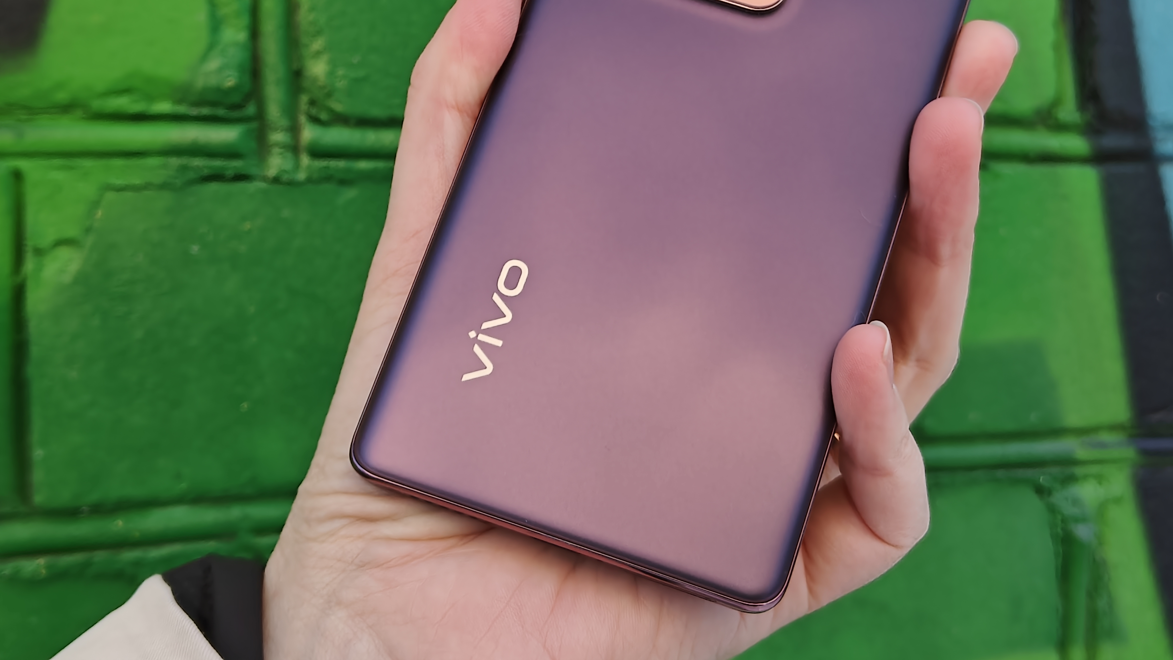 Стоит ли переплачивать за флагман vivo в России: на что способен vivo V29  5G / Смартфоны и мобильные телефоны / iXBT Live