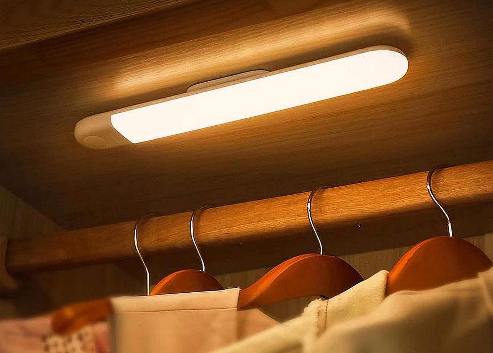 Мебельные светодиодные светильники для шкафов