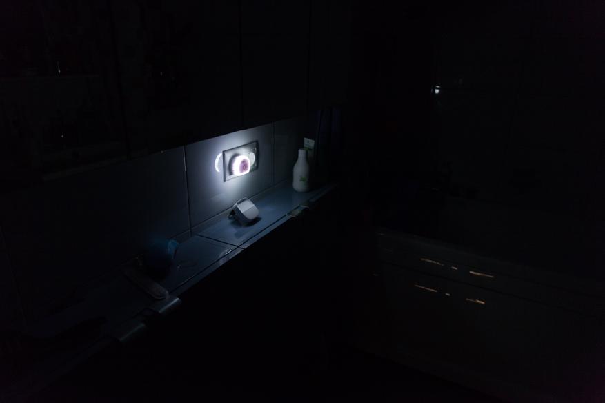 أضواء ليلية صغيرة في الردهة: Xiaomi vs Brelong - مراجعة صغيرة 10