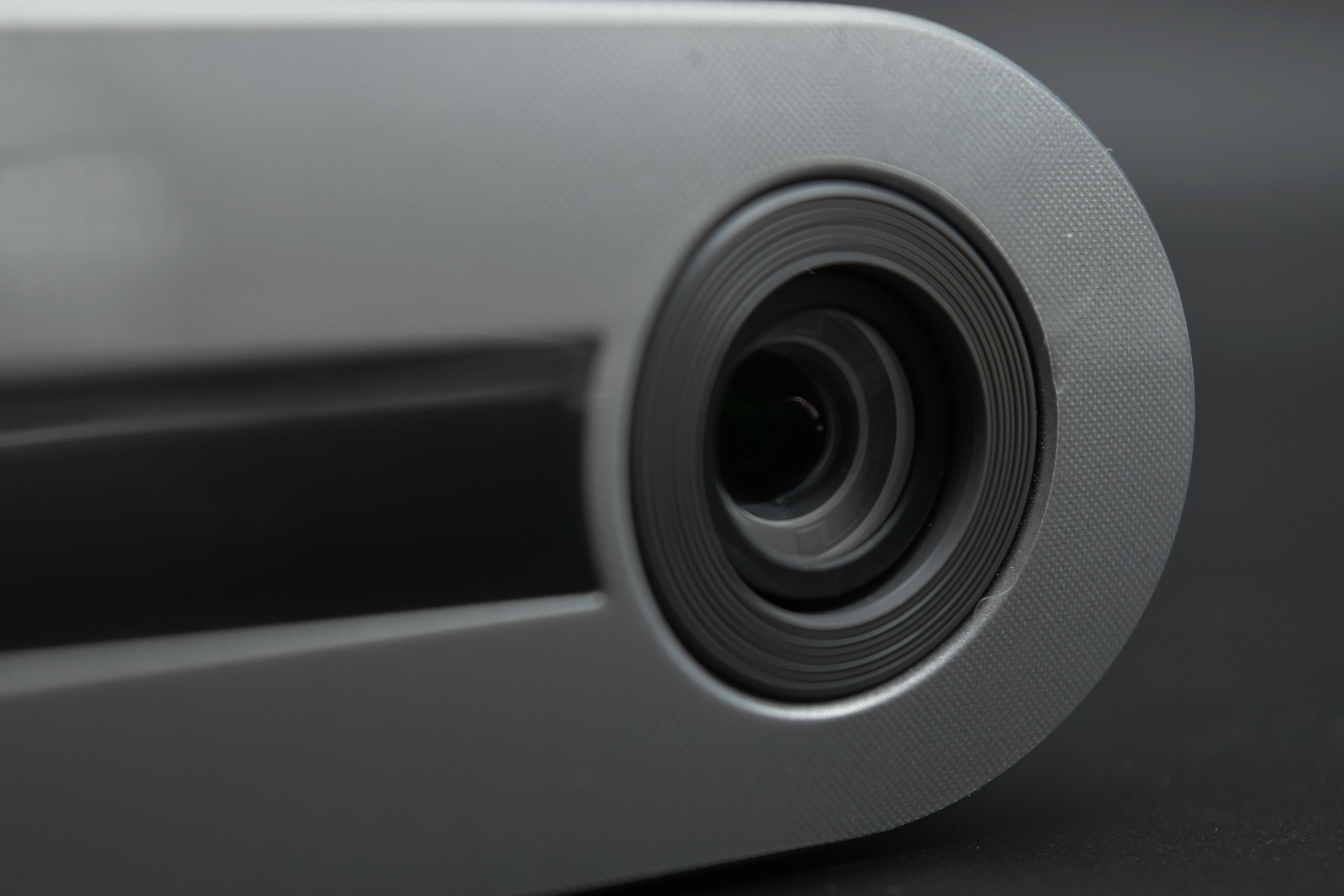 Compact projector. Проектор без название с инфракрасным портом что за фирма