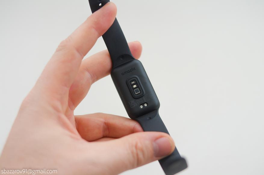Стертая грань между умным браслетом и часами. Обзор новинки Amazfit Band 7 Гаджеты