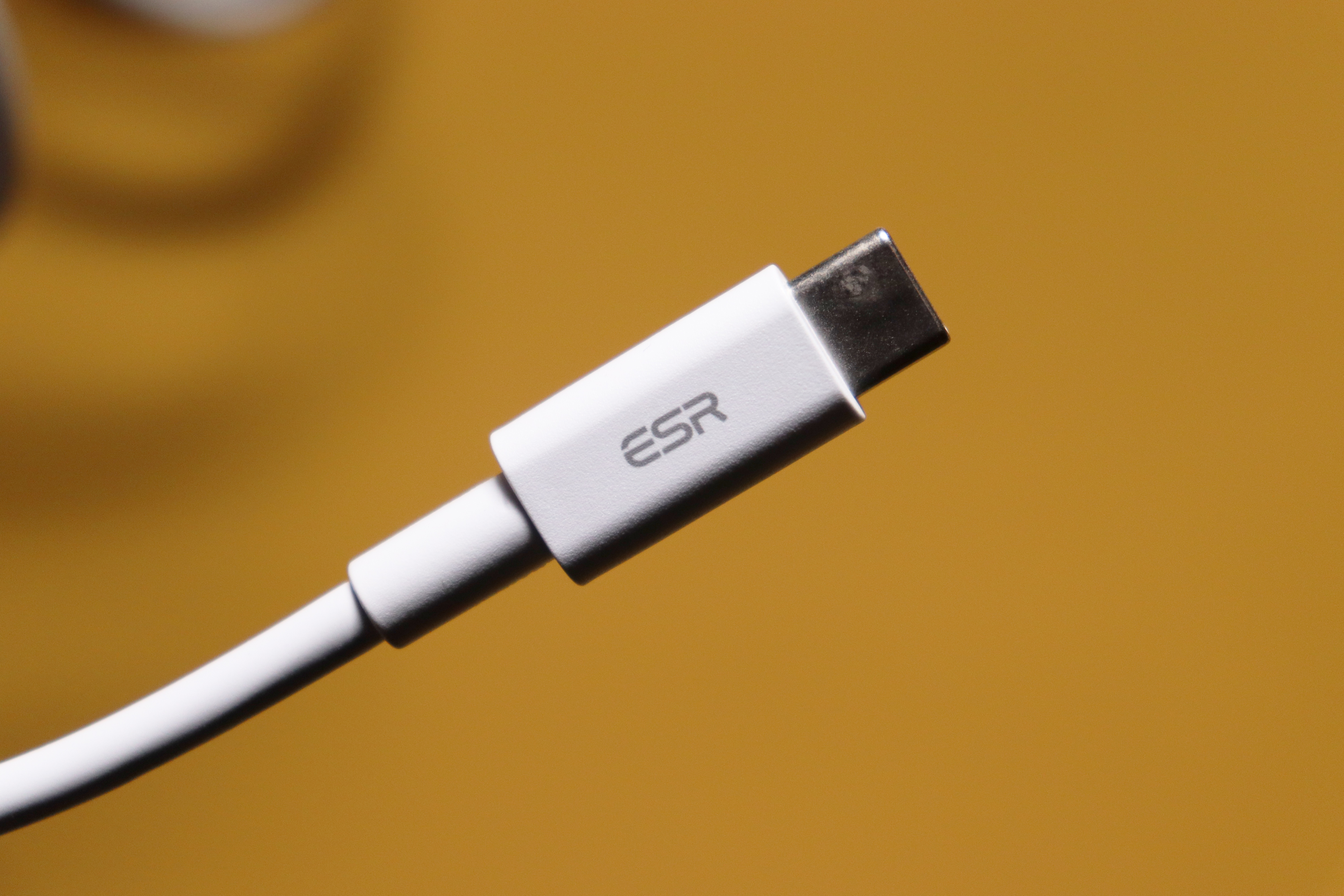 Кабель USB-C ESR 100 Вт длиной 1,2 м: подробный обзор / Зарядки,  аккумуляторы и т.п. / iXBT Live