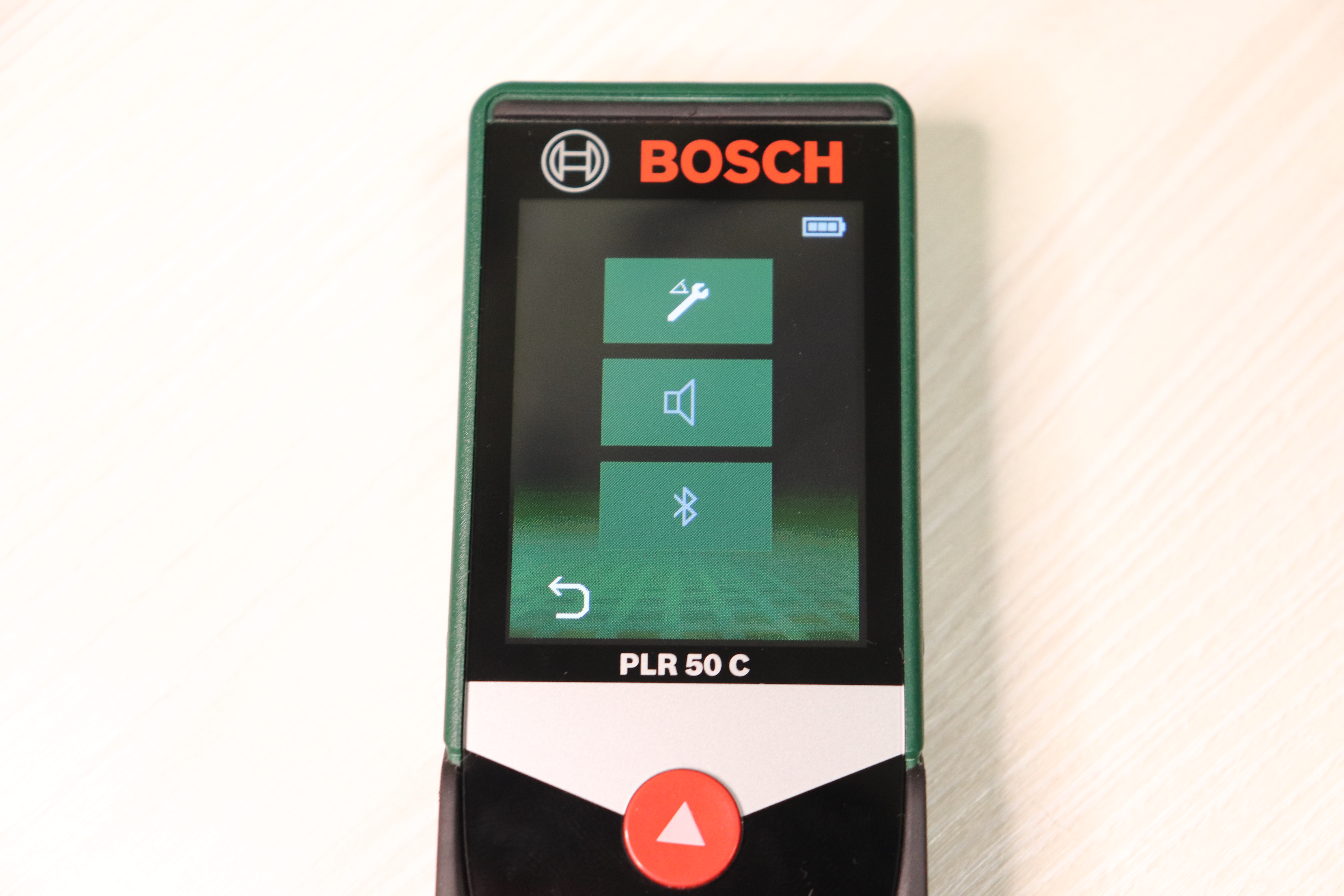 Bosch 50 c. Лазерный дальномер Bosch PLR 50. Дальномеры Bosch PLR 50 C. Лазерный дальномер PLR 50 C бош 0603672220. Лазер Bosch PLR 50c.