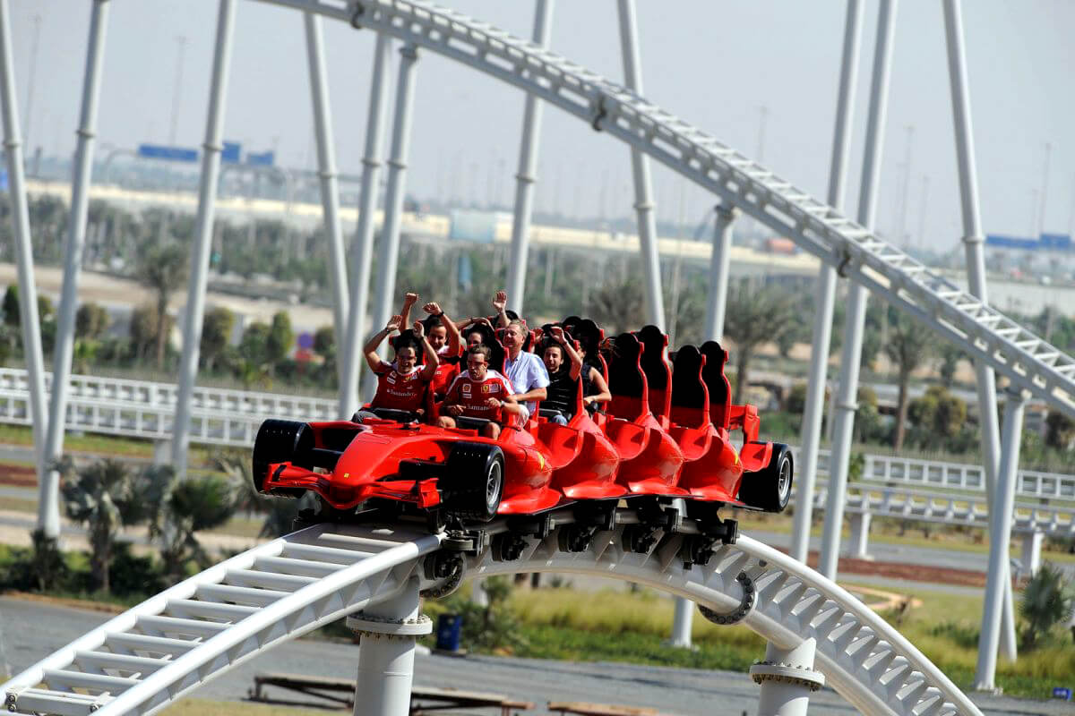 Как выглядит самый большой крытый парк аттракционов в мире: Ferrari World  Abu Dhabi / Оффтопик / iXBT Live