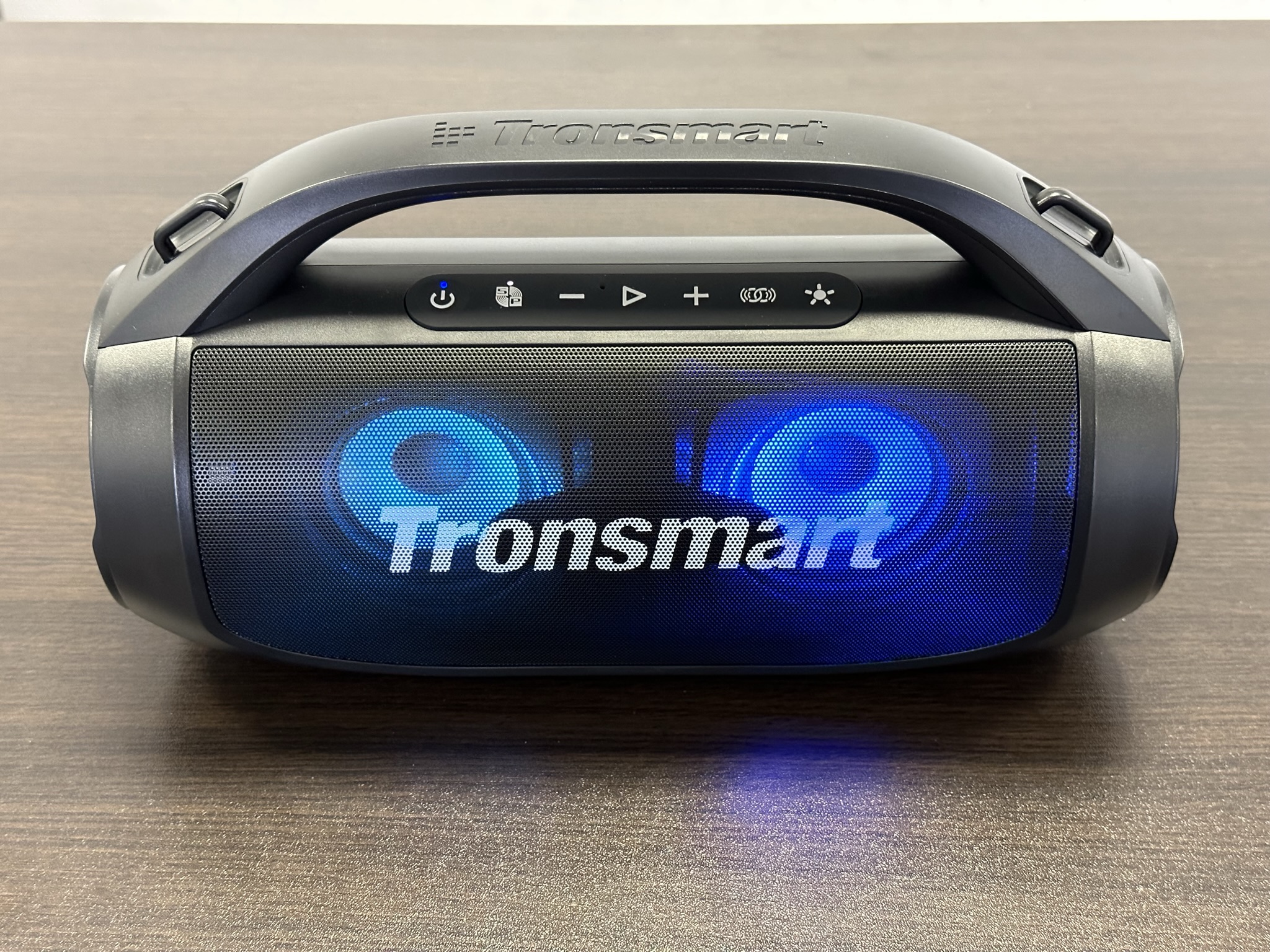 Обзор беспроводной колонки Tronsmart Bang SE: 40 Вт, IPX6, SoundPulse /  Hi-Fi и цифровой звук / iXBT Live