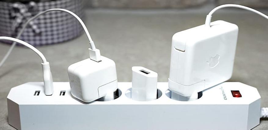 Is it possible to leave charging in a plug without a phone?  3 myths and a truth