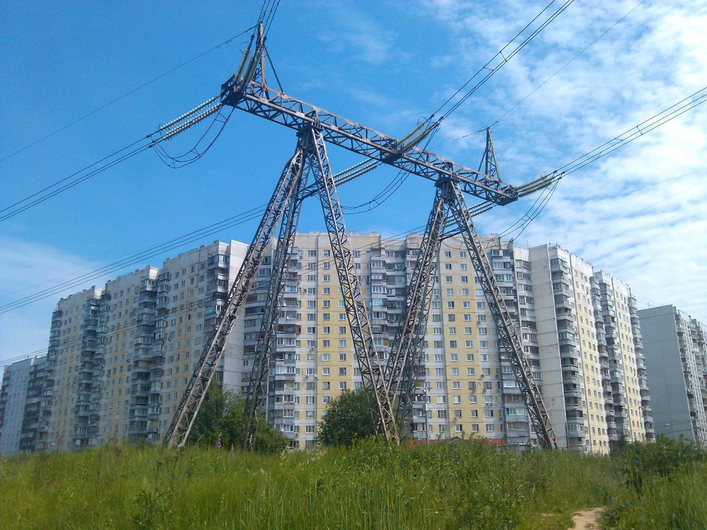 жилые дома рядом с высоковольтной (95) фото