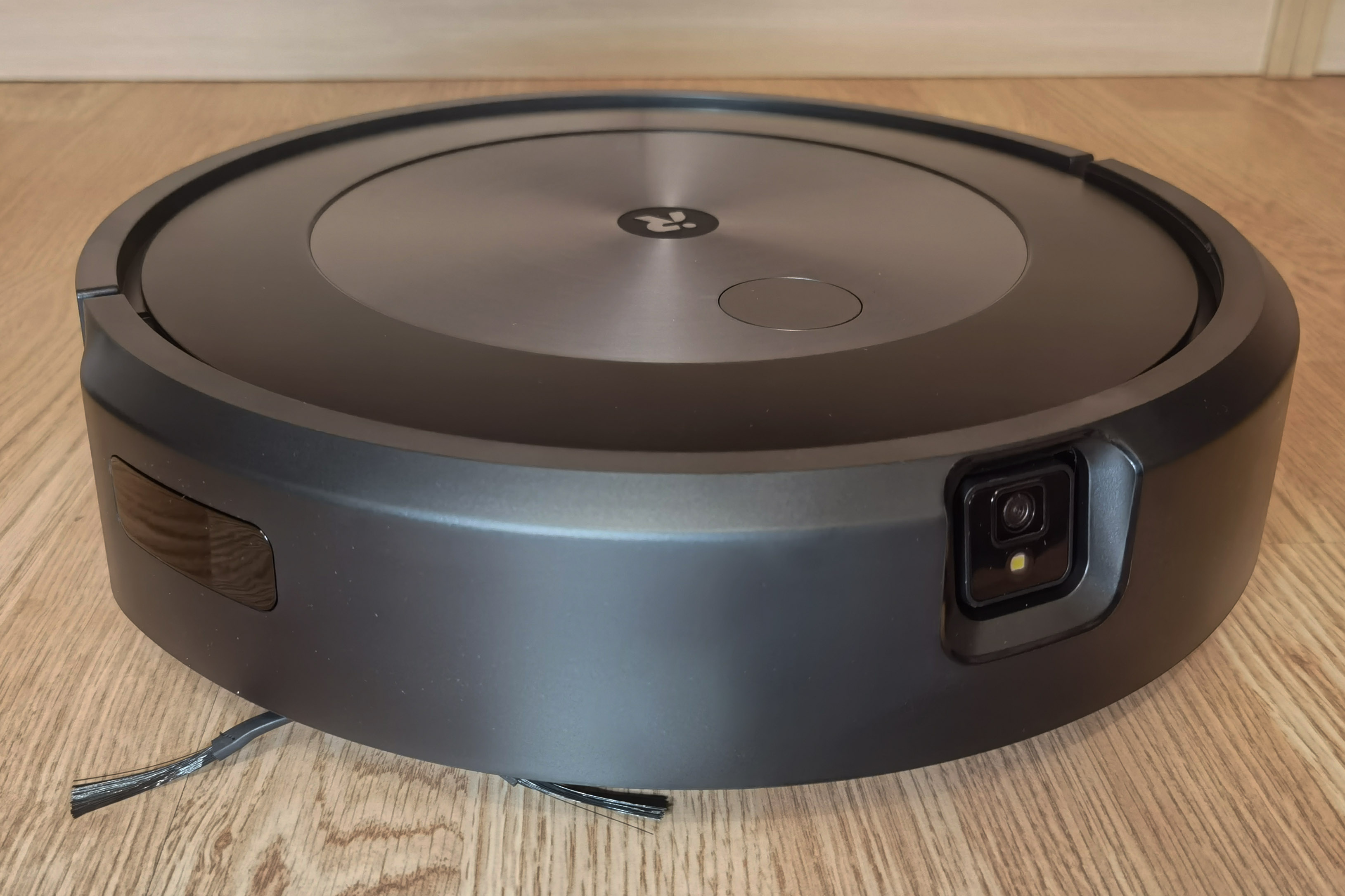 Робот-пылесос iRobot Roomba j7 j715840 - Roomba в фирменном