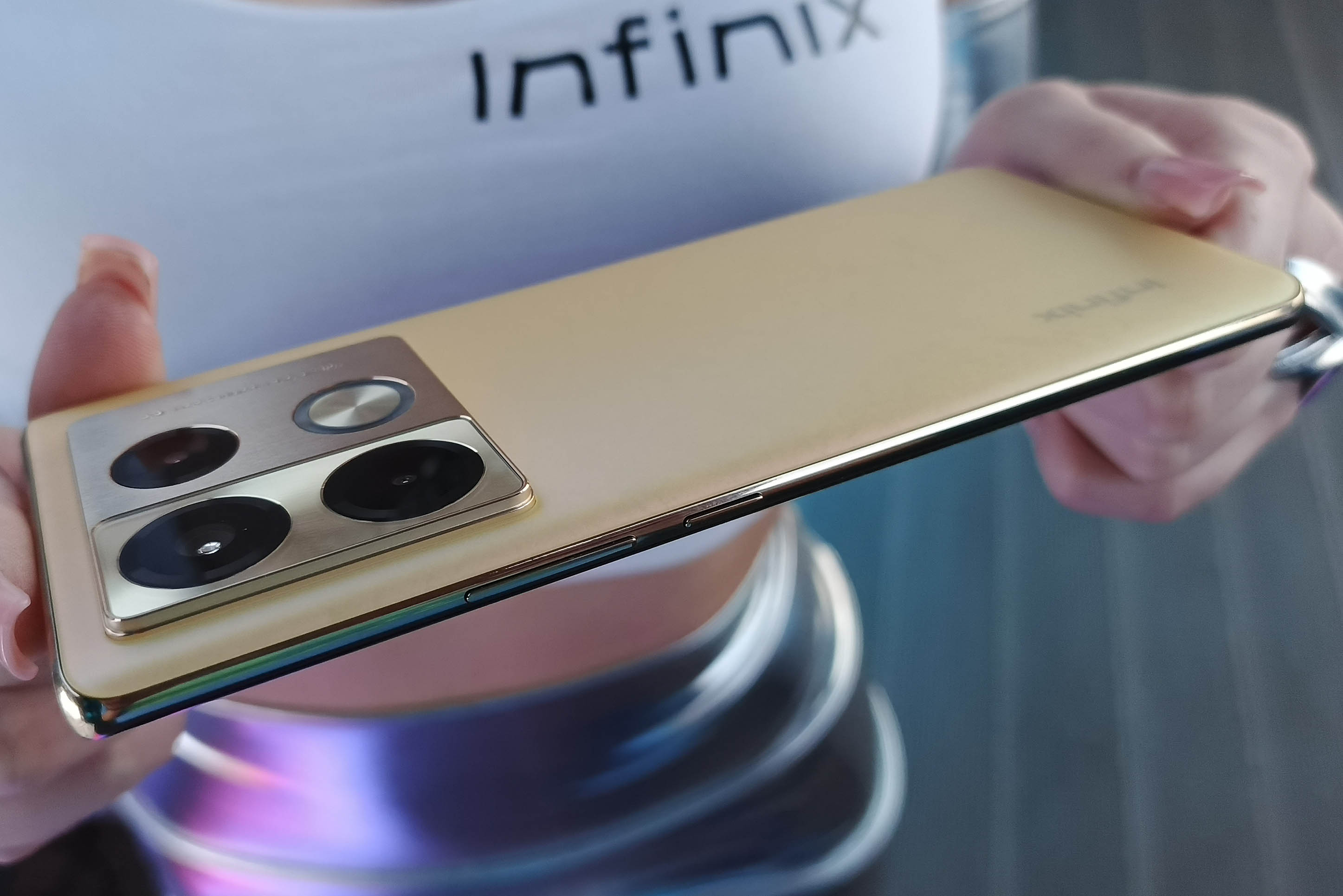 Первый взгляд на смартфоны линейки Infinix Note 40 / Смартфоны и мобильные  телефоны / iXBT Live