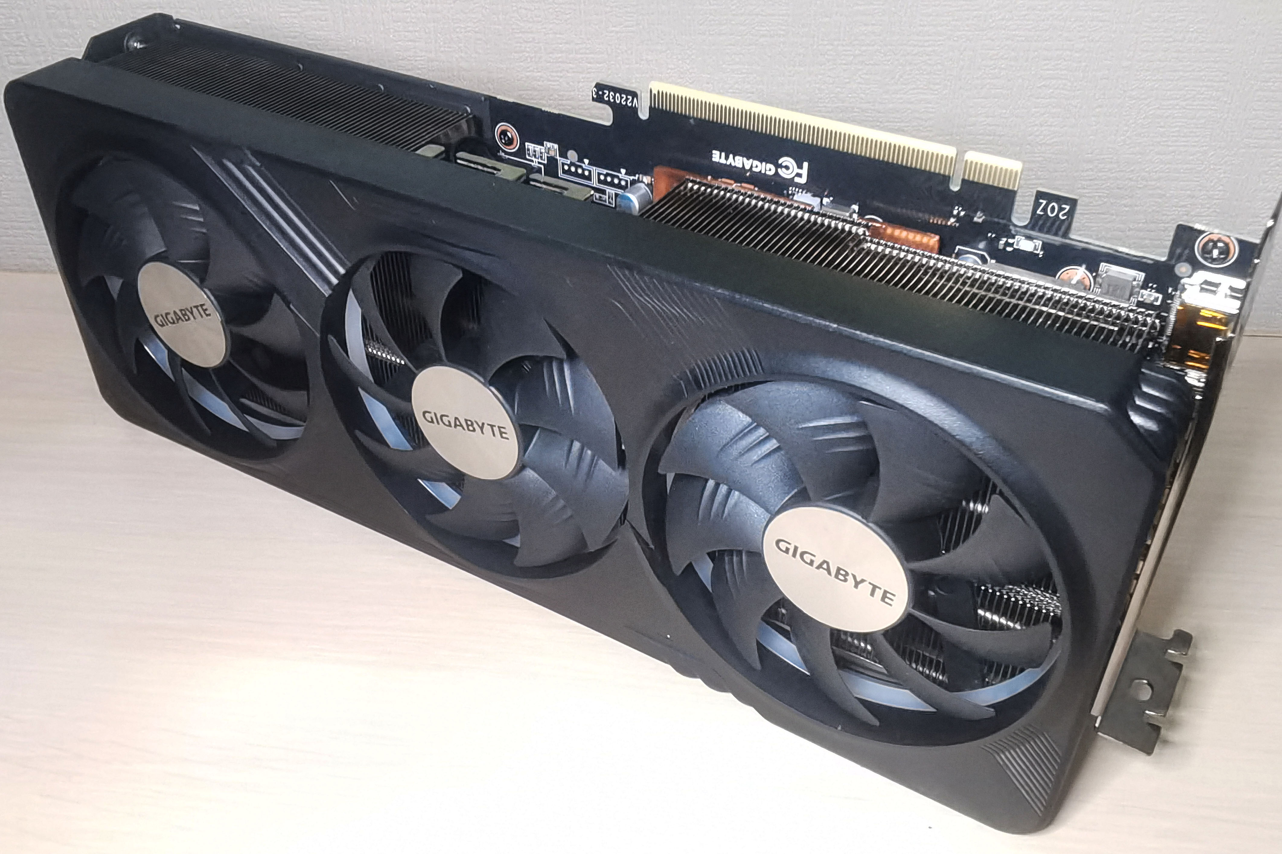 Обзор Gigabyte GeForce RTX 4070 Ti Super Gaming OC: производительная и  тихая видеокарта с возможностью разгона и увеличенной гарантией /  Видеокарты и мониторы / iXBT Live