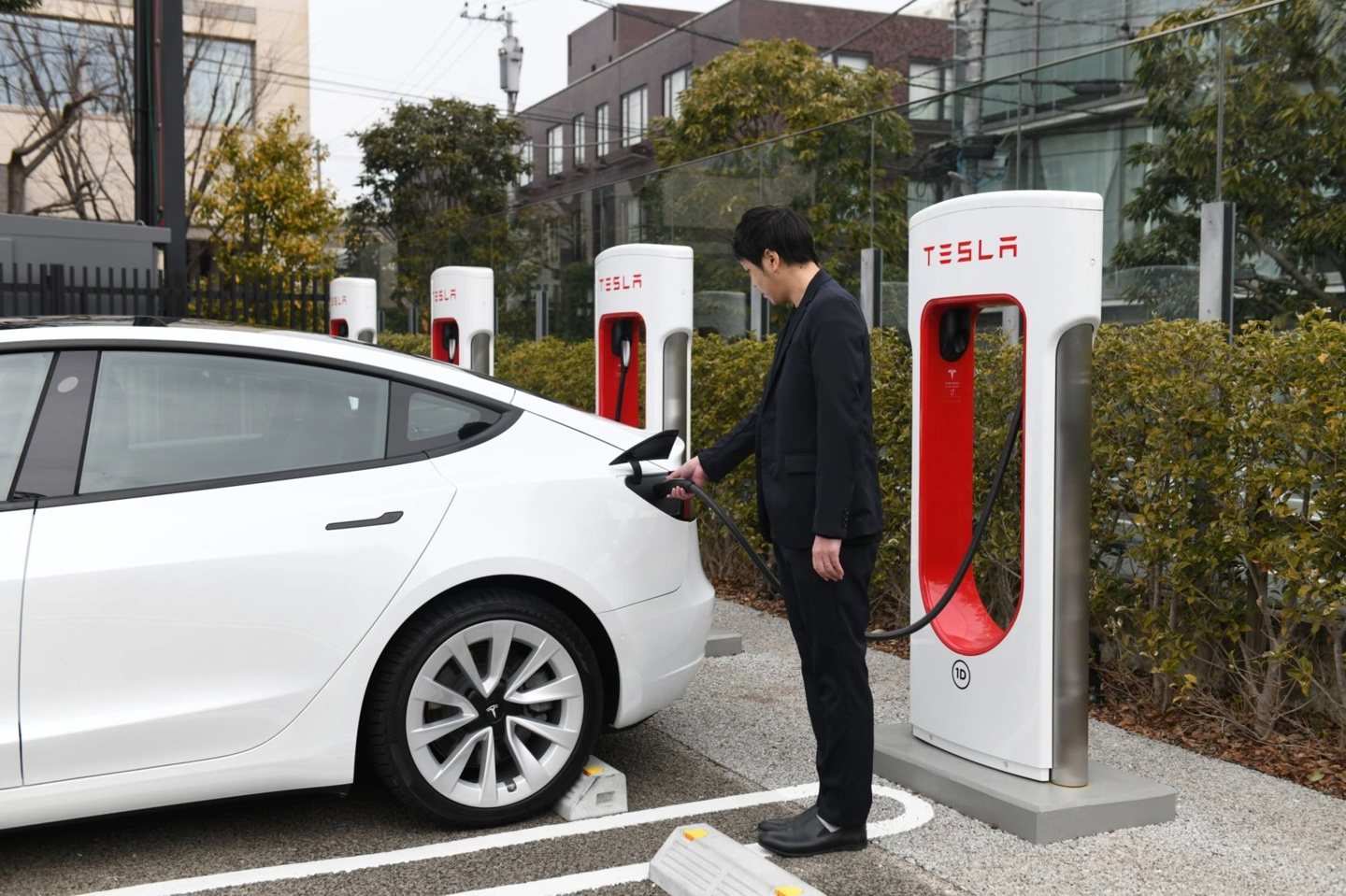 Tesla откроет в США станции Supercharger для автомобилей сторонних  производителей / Автомобили, транспорт и аксессуары / iXBT Live