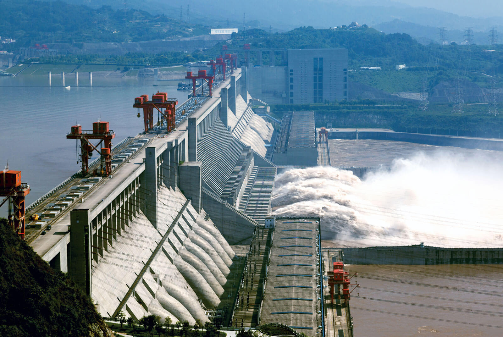 Самая высокая дамба. ГЭС «три ущелья» («Санься»). ГЭС три ущелья Китай. ГЭС на Янцзы. Три ущелья, Китай (22,5 ГВТ).