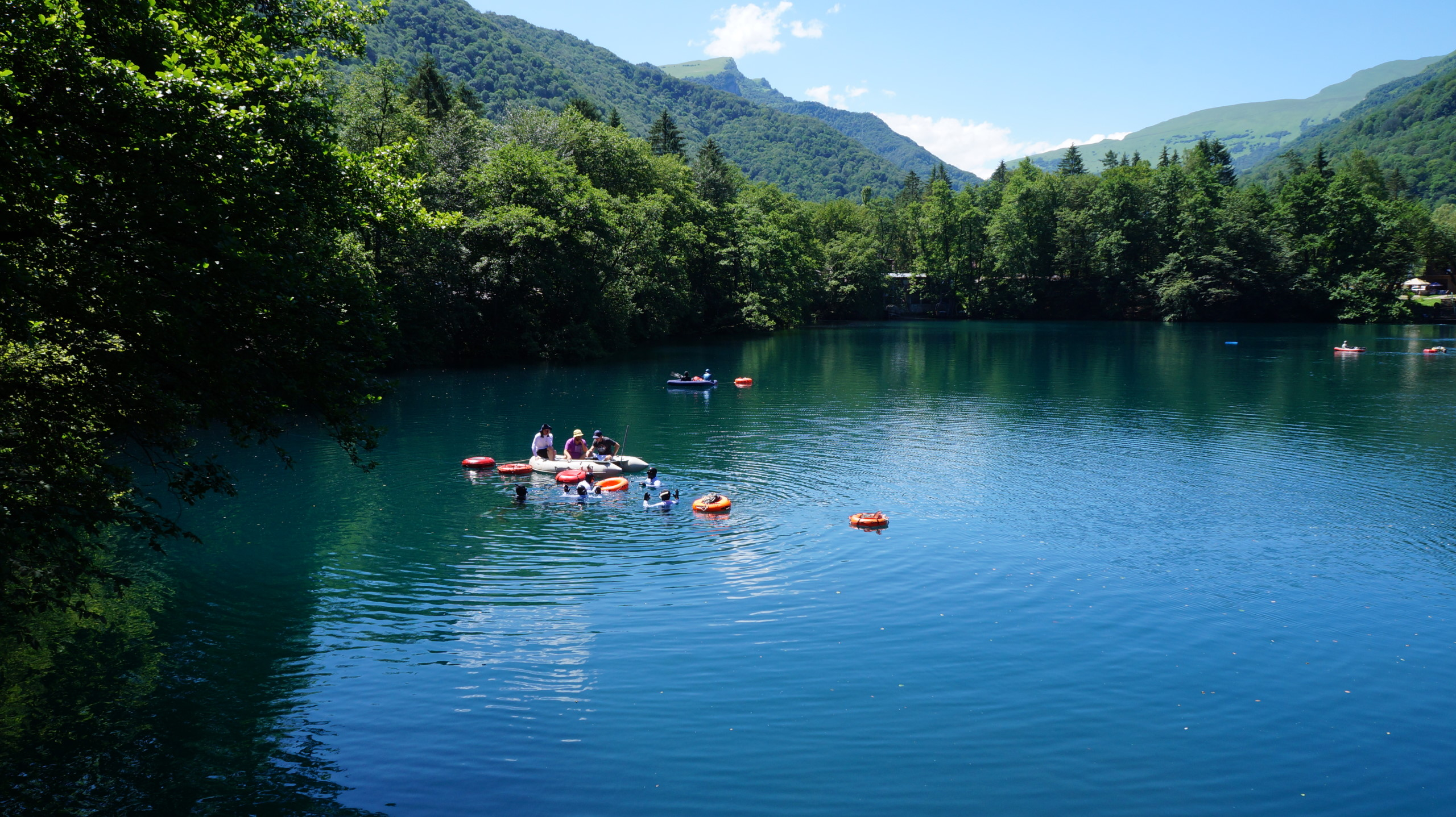 Озеро церик кель. Голубое озеро Церик-Кель. Озеро Церик-кёль Кабардино-Балкария. Голубое озеро «Черек-кёль&.