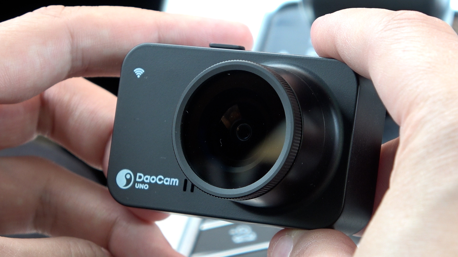 Обзор видеорегистратора Daocam Uno Wi-Fi GPS: малыш с большими ...