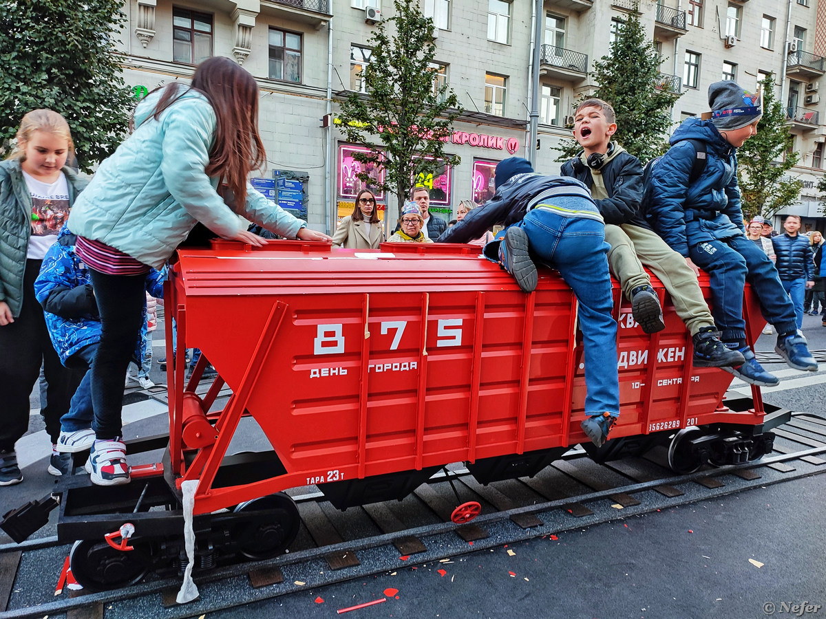 День города: Маликов, акробаты, балерины, вагон метро на Тверской и все  такое / Оффтопик / iXBT Live