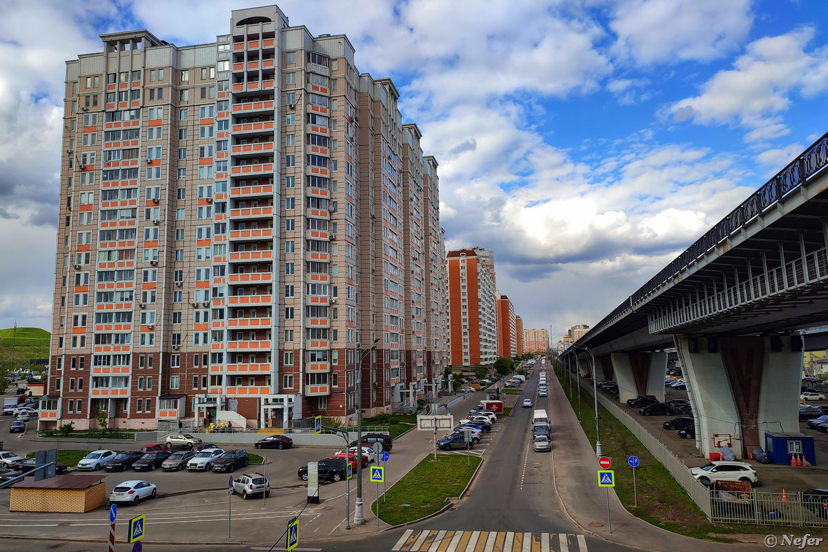 Показываю две части города Люберцы, разделённые канализационным коллектором  / Путешествия и туризм / iXBT Live