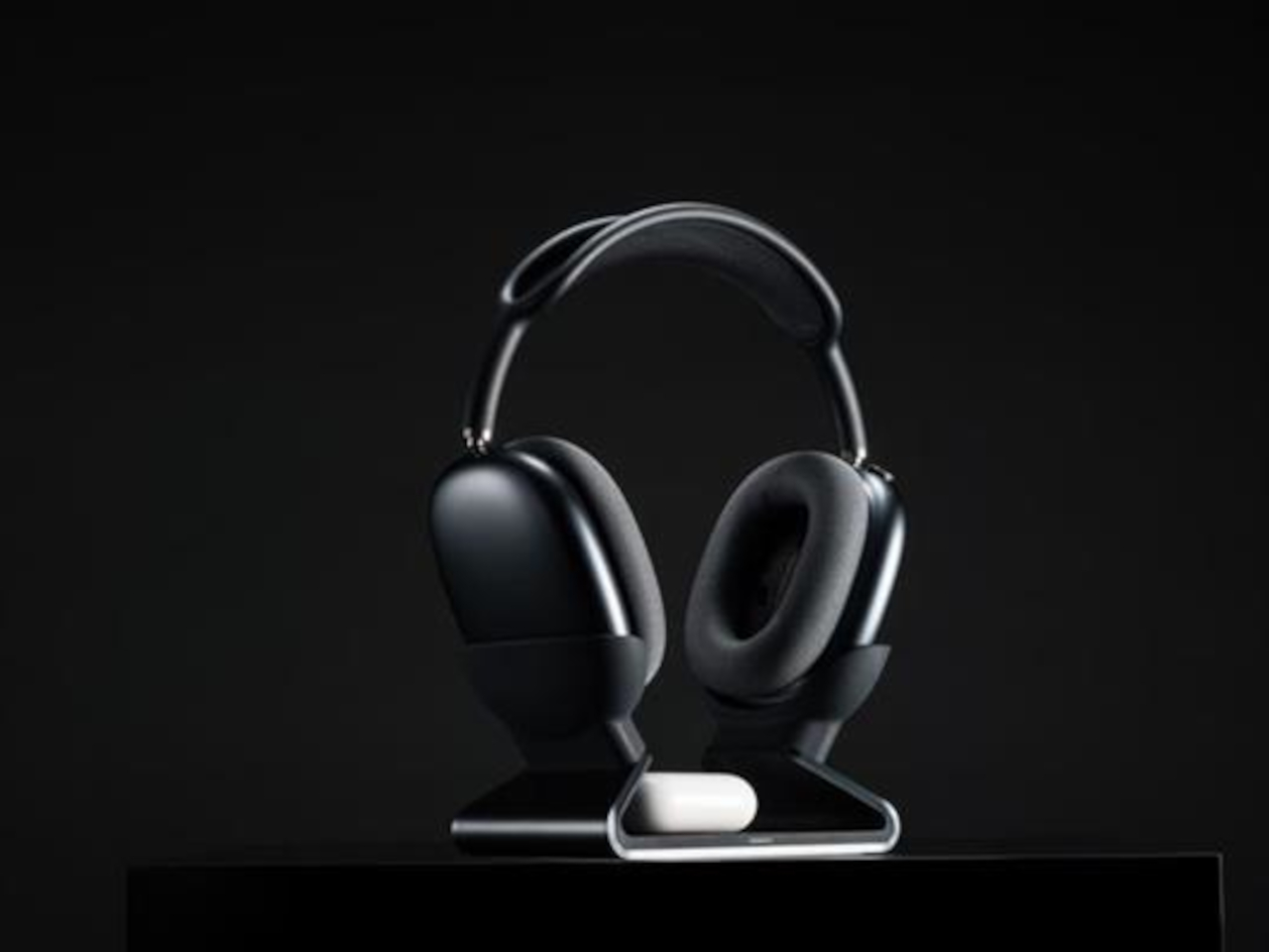 Mophie представила подставку для зарядки AirPods Max на выставке