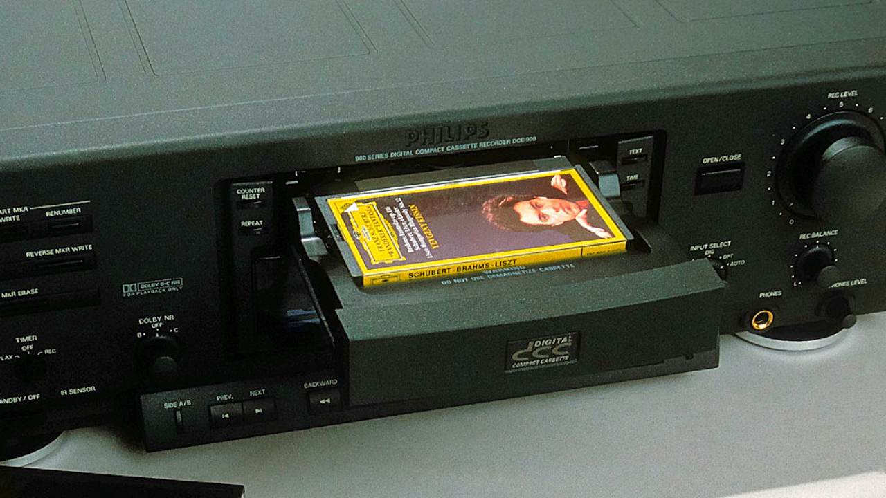 Магнитофон-гибрид из 1992 года: зачем Philips DCC 900 умел