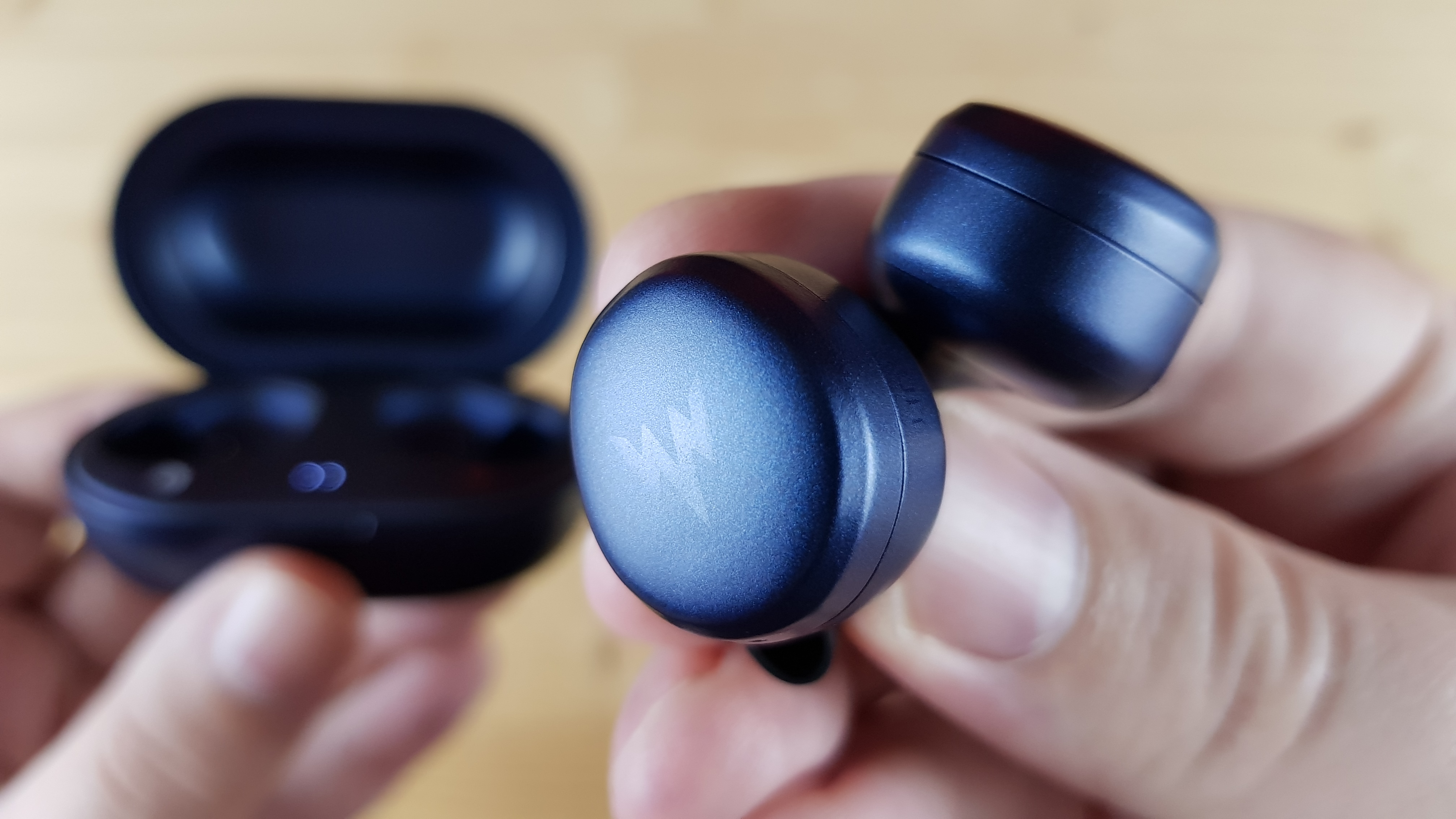 Whizzer C3II: TWS-наушники с выраженным басом, поддержкой aptX Adaptive ...