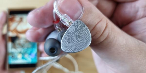 Как начать зарабатывать на футболке-майнере криптовалюты